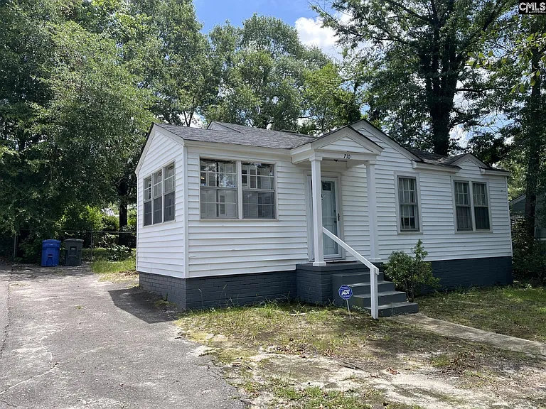 710 S Bonham Rd — Photo 2