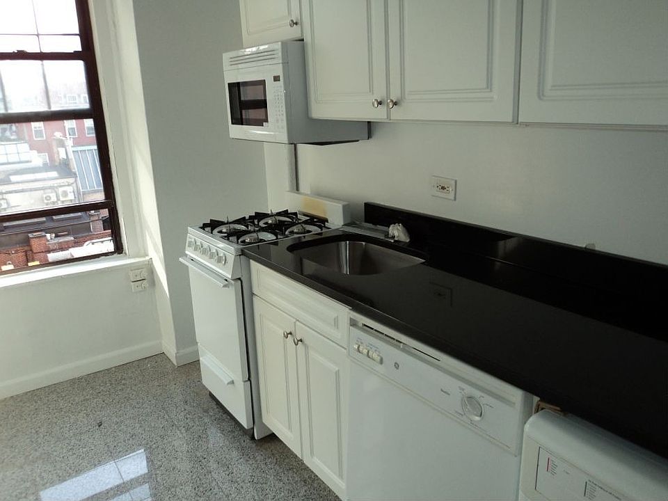 1st image of 166 W 77th St