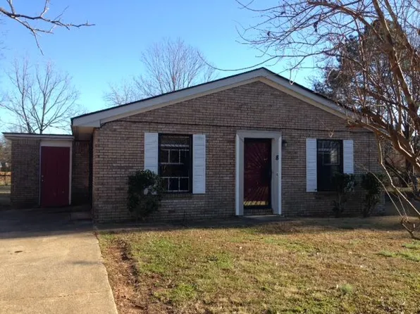 8 Carriage Cir SW, Bessemer, AL 35022