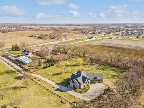 6660 Indianola Ave, Des Moines, IA 50320