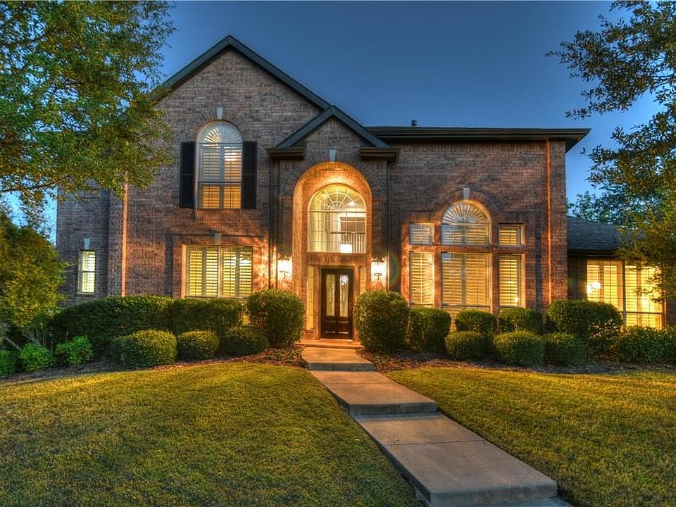 2nd image of 1531 Parkside Cir