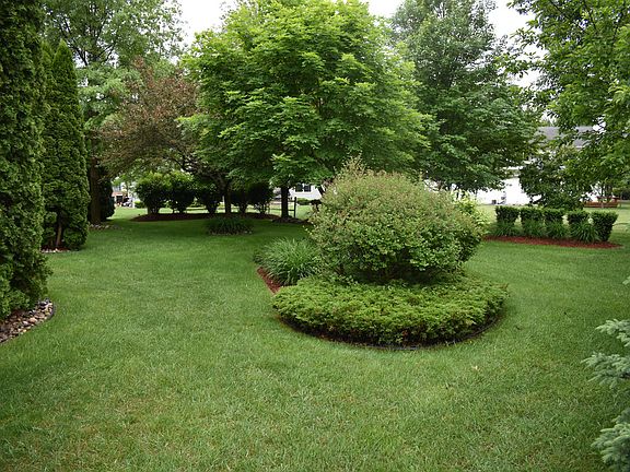3rd image of 414 Burning Bush Ln