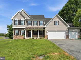 21 Whirlpool Way, Falling Waters, WV 25419