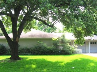 5544 Huisache St, Bellaire, TX 77401