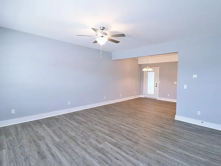 3 bed, 2.5 bath, 1450 sqft, $1,695 — Photo 4