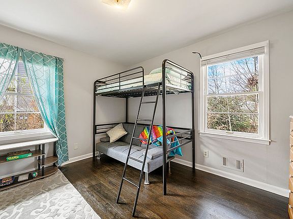 4th image of 1565 Gaylor Cir SE