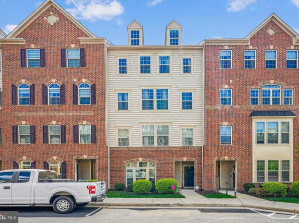 42234 Piebald Sq, Aldie, VA 20105