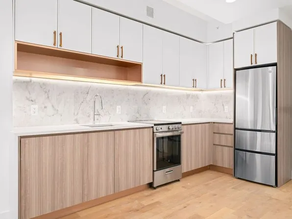 2-24 26th Avenue image 2 of 19