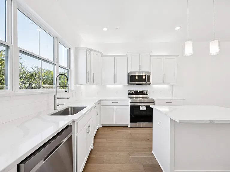 262 Harris St — Photo 19