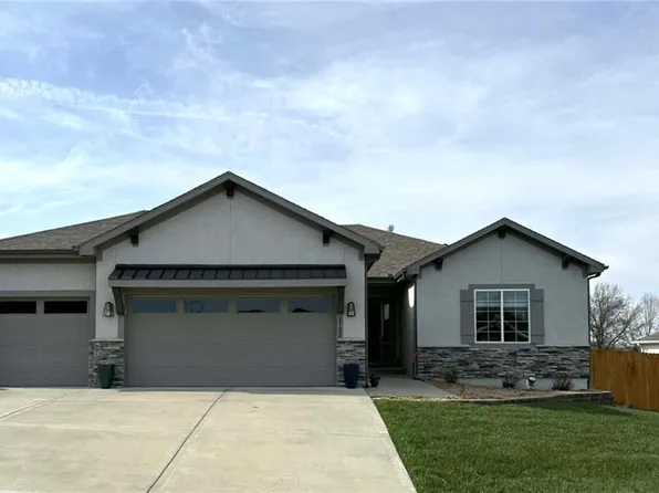 1102 NW Aspen Ct, Grain Valley, MO 64029