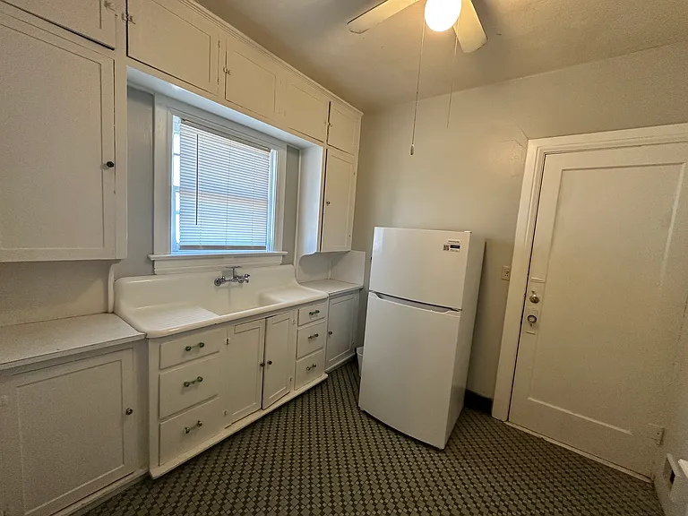 216 W Oak Ave #4 — Photo 12