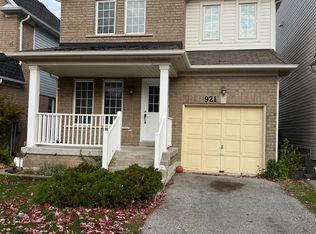 921 Taggart Cres, Oshawa, ON L1K 0E4