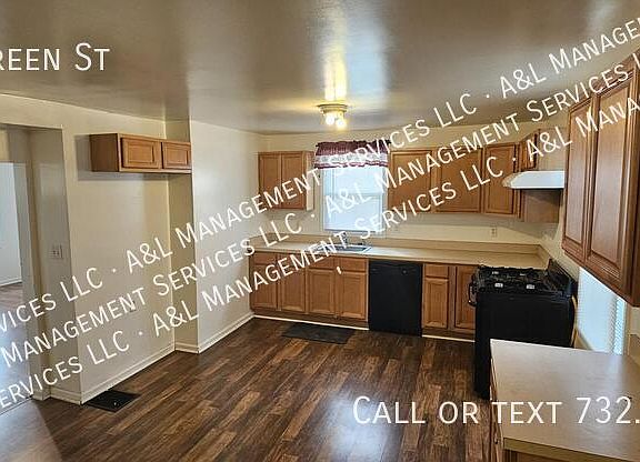 4th image of 402 W Green St
