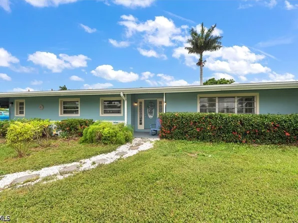 1721 Club House Rd, North Fort Myers, FL 33917