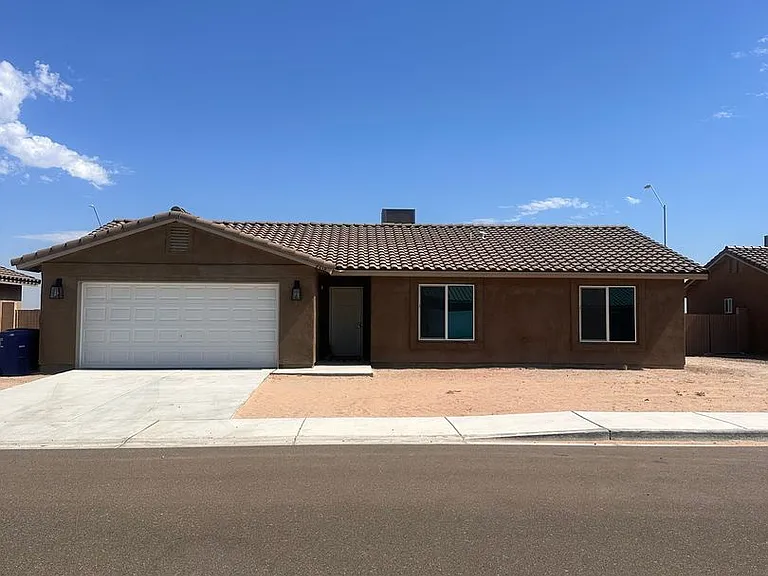 7338 E 44th Pl — Photo 1