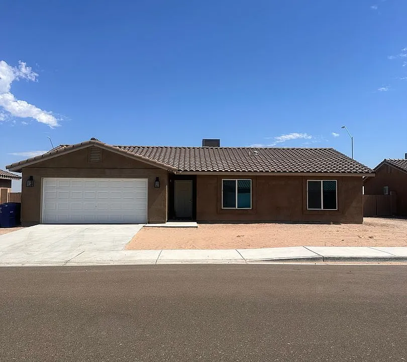 7338 E 44th Pl