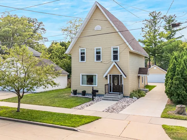 717 Powers St, Oshkosh, WI 54901