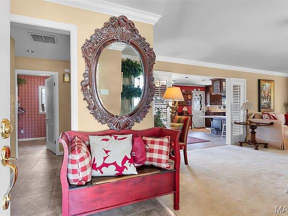 4th image of 928 E Baker Dr