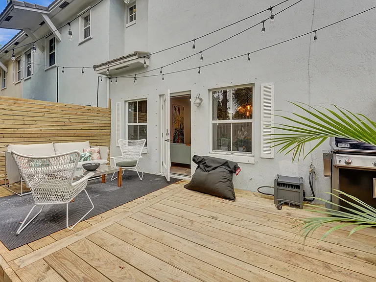 424 NE 1st Ave — Photo 18