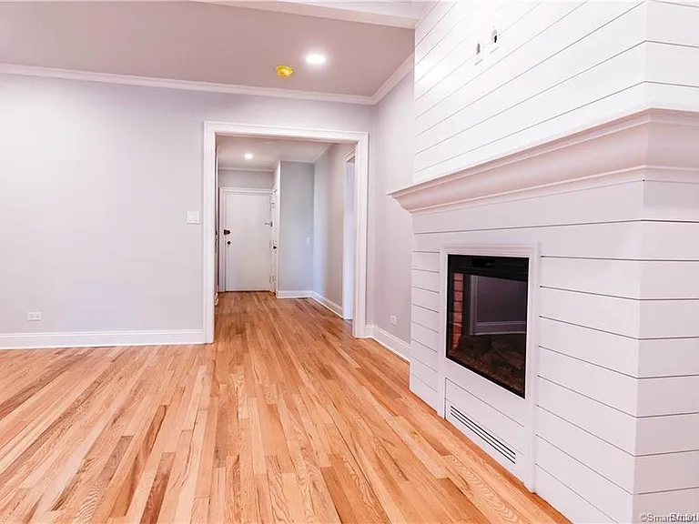140 Woodside Grn #2B — Photo 4