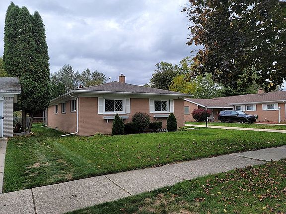 2nd image of 19973 Sunbury St