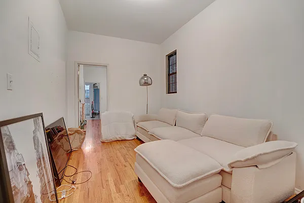 Rented by Compass | media 14