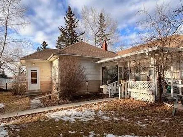 220 S 1st St E, Cochrane, AB T4C 1Z3