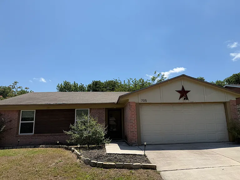 705 Admiralty Way — Photo 1