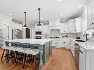 318 NW Ambersham Dr, Lees Summit, MO 64081
