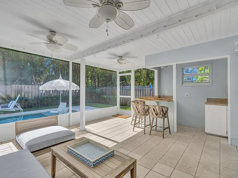 786 Dahlia Ln — Photo 16