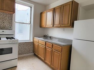 551 82nd St #R3, Brooklyn, NY 11209