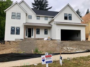 7470 SW Canyon Ln, Portland, OR 97225