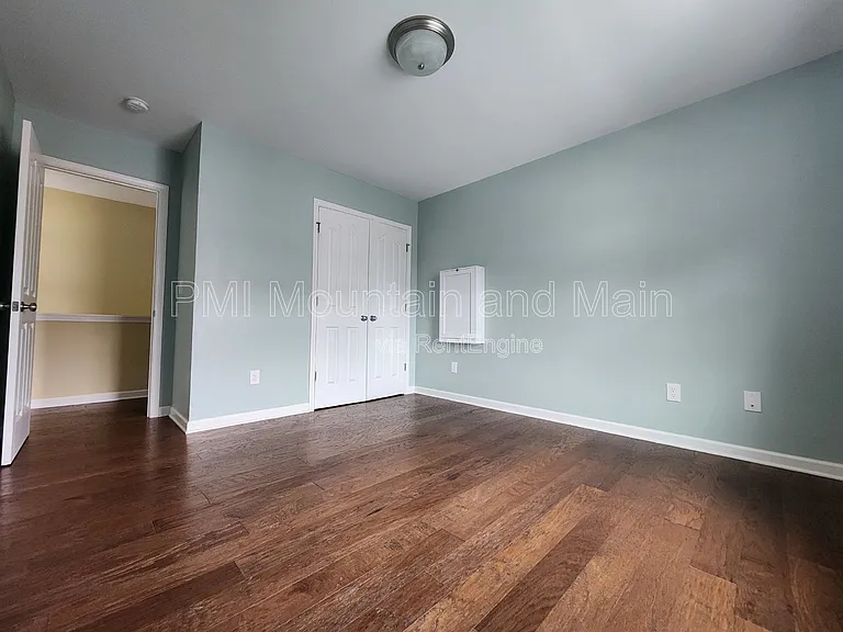 19 Barnett Shoals Dr — Photo 17