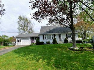 21 Litchfield Dr, Enfield, CT 06082