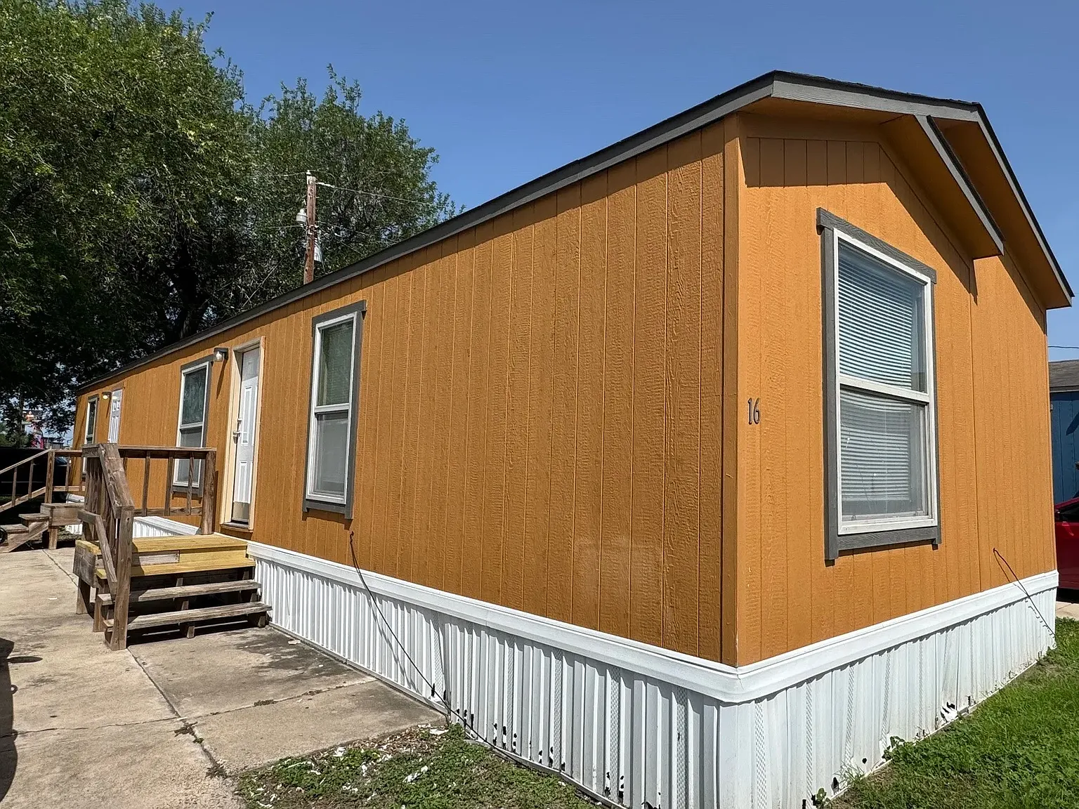 3 bed, 960 sqft, $799 — Photo 1