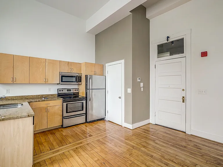 141 E Wythe St — Photo 36