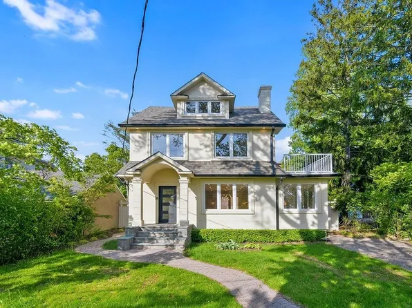 55 Wadsworth Rd, Staten Island, NY 10305