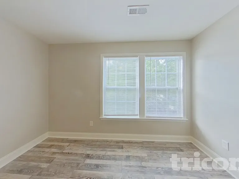 451 Presidents Ct — Photo 14
