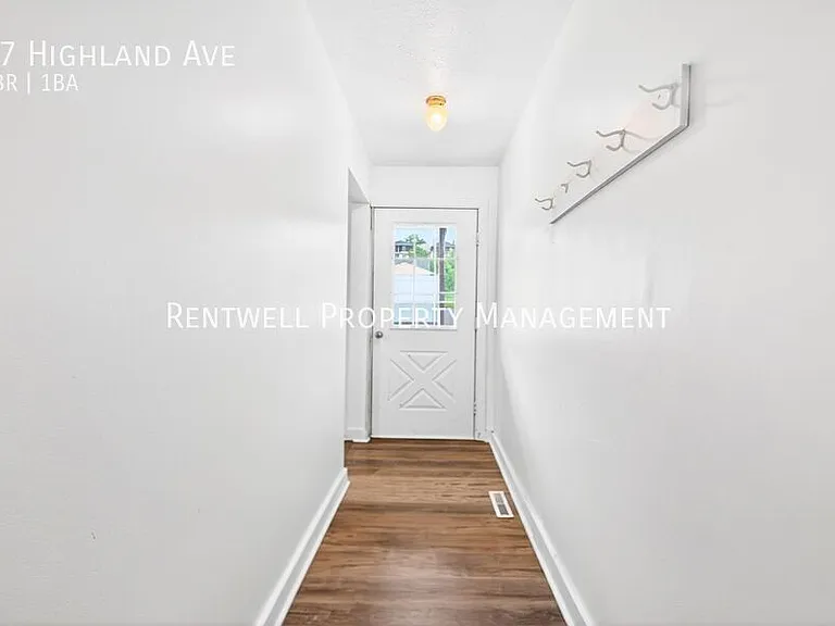 27 Highland Ave — Photo 7