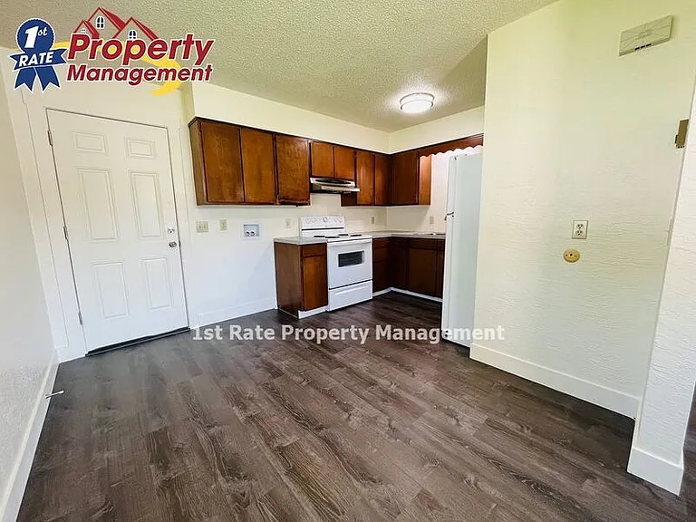 152 E Mission Dr — Photo 4