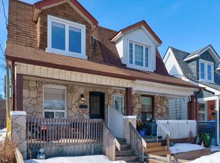 10 Eldon Ave, Toronto, ON M4C 5G1