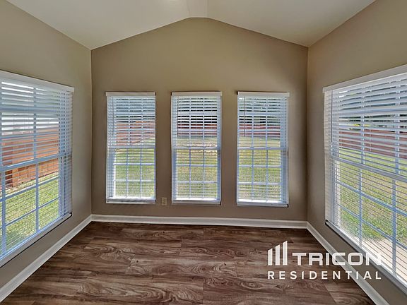 5th image of 699 Pimlico Dr