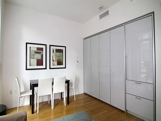 Rented by Sotheby's International Realty | media 28