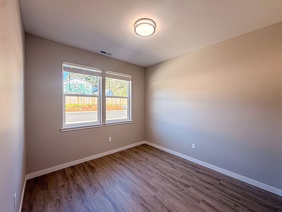 5th image of 5534-5564 Skyline Rd S #5546