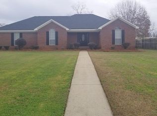 208 Spring Lake Dr, Leesburg, GA 31763