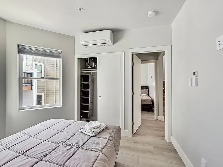 1026 Capp St — Photo 17
