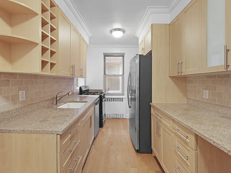 330 E 63rd St #5F — Photo 7