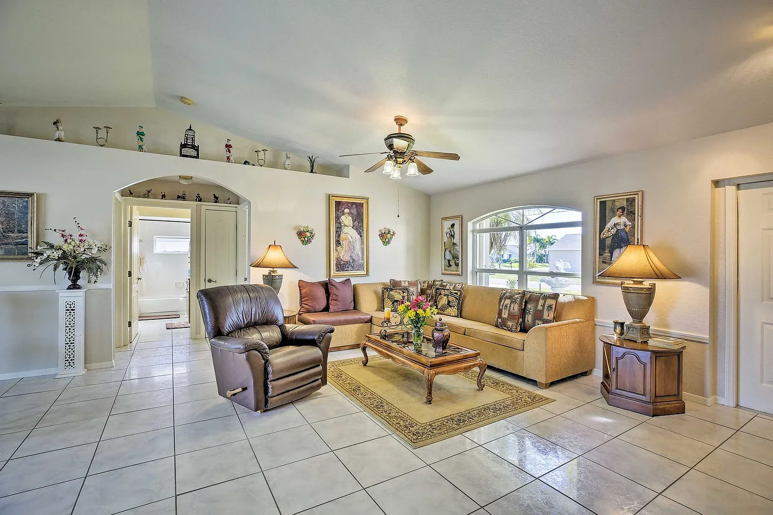 3 bed, 2.0 bath, 1991 sqft, $5,225 — Photo 1
