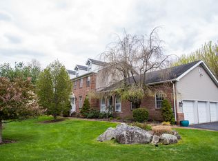 2 Thunder Rd, Vernon, NJ 07462