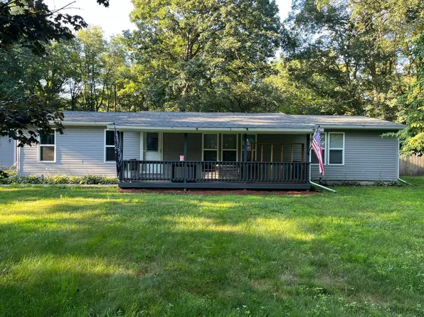 11613 Chateau Ln, Demotte, IN 46310